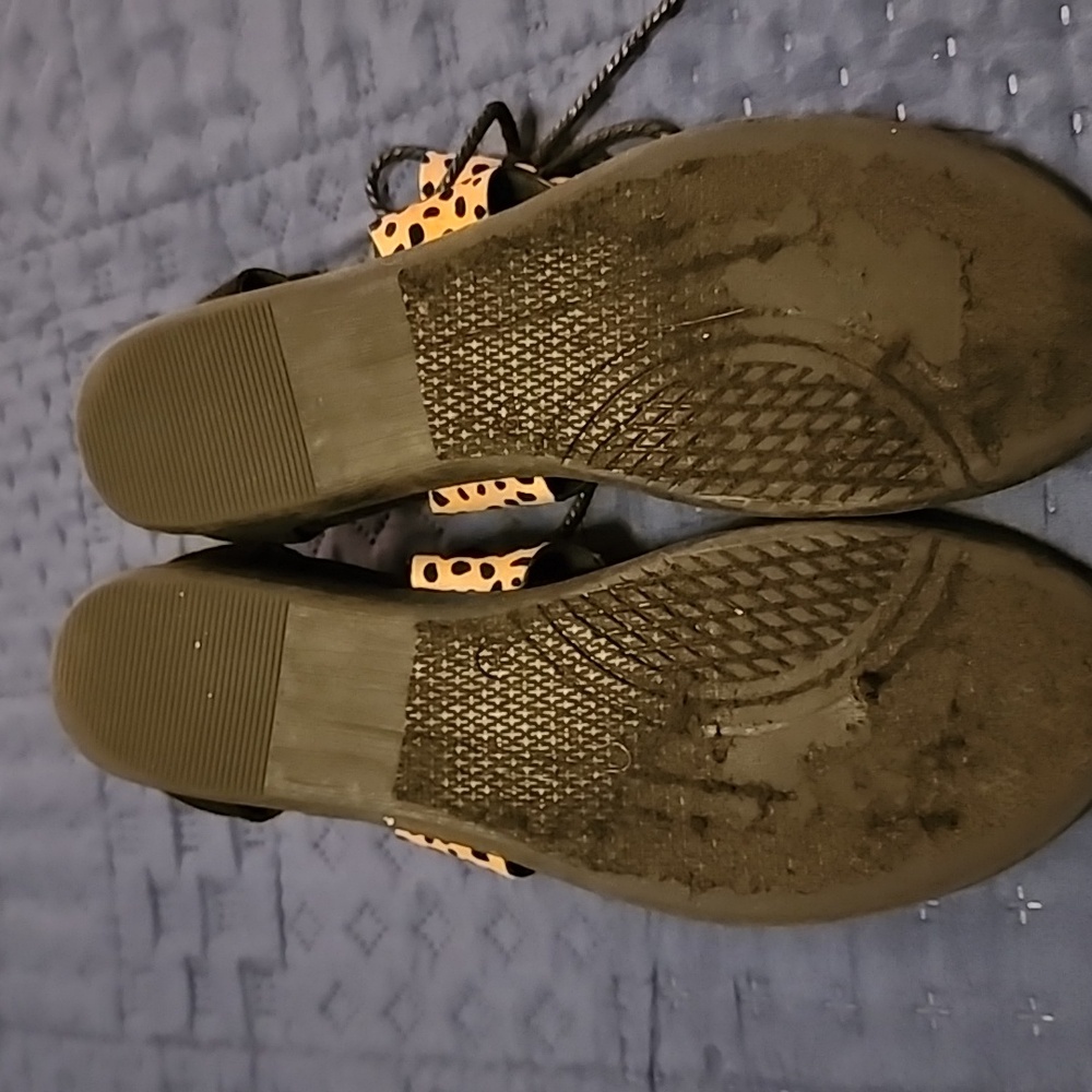 UC LEOPARD PRINT LACE UP SANDALS - Picture 4 of 4